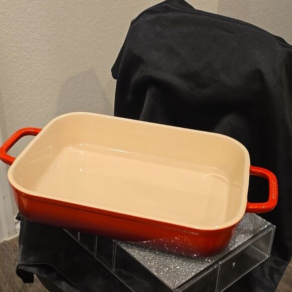 Le Creuset Signature Enameled Roaster- Cerise - Picture 7 of 7